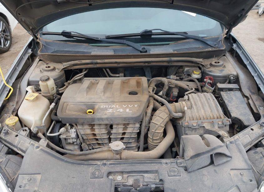 Photo 10 of 2013 Chrysler 200 TOURING (VIN 1C3CCBBB9DN734681)