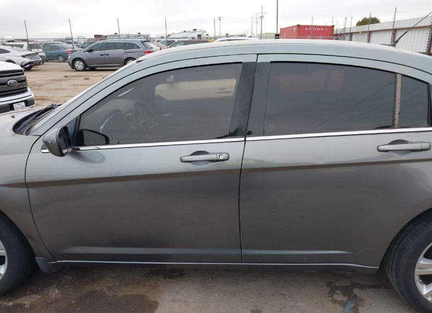 Photo 14 of 2013 Chrysler 200 TOURING (VIN 1C3CCBBB9DN734681)