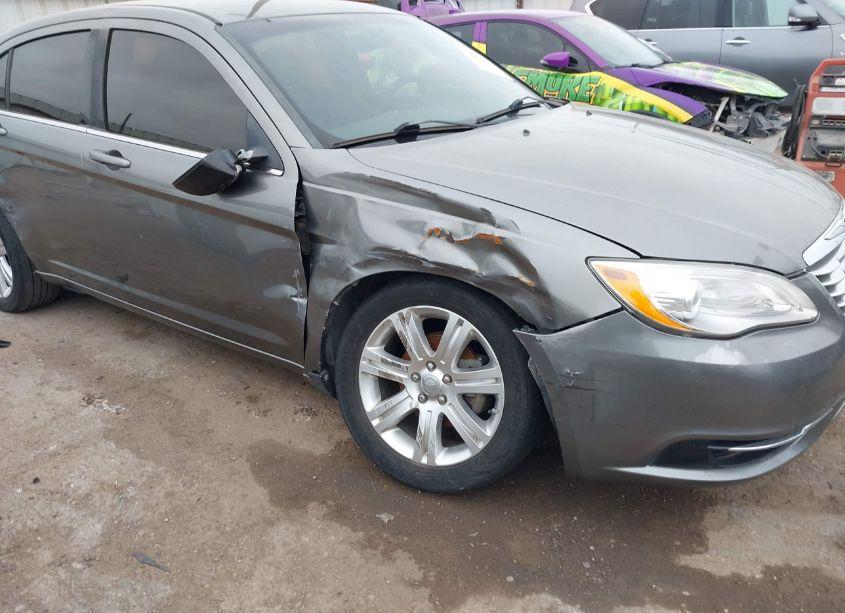 Photo 6 of 2013 Chrysler 200 TOURING (VIN 1C3CCBBB9DN734681)