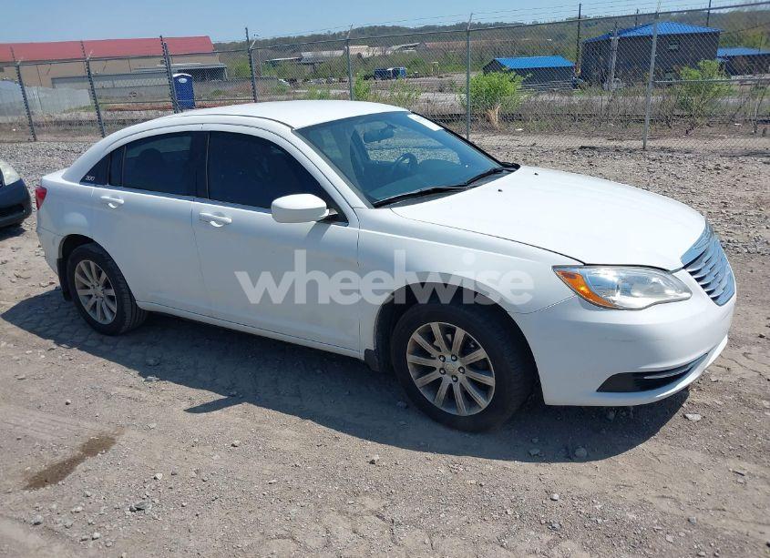 2014 Chrysler 200 TOURING (VIN 1C3CCBBB9EN183489) main photo