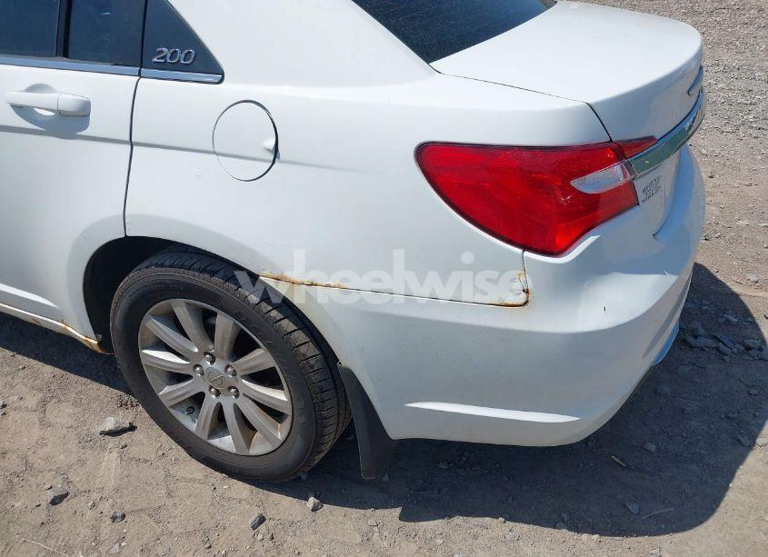 Photo 6 of 2014 Chrysler 200 TOURING (VIN 1C3CCBBB9EN183489)