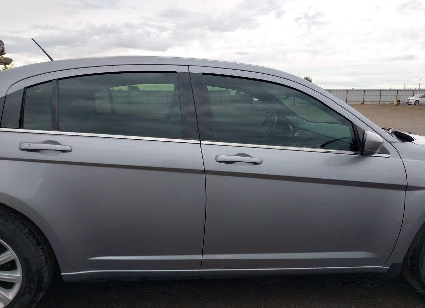 Photo 14 of 2014 Chrysler 200 TOURING (VIN 1C3CCBBB9EN192788)