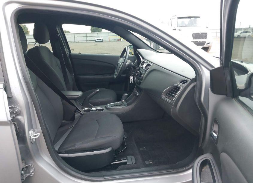 Photo 5 of 2014 Chrysler 200 TOURING (VIN 1C3CCBBB9EN192788)