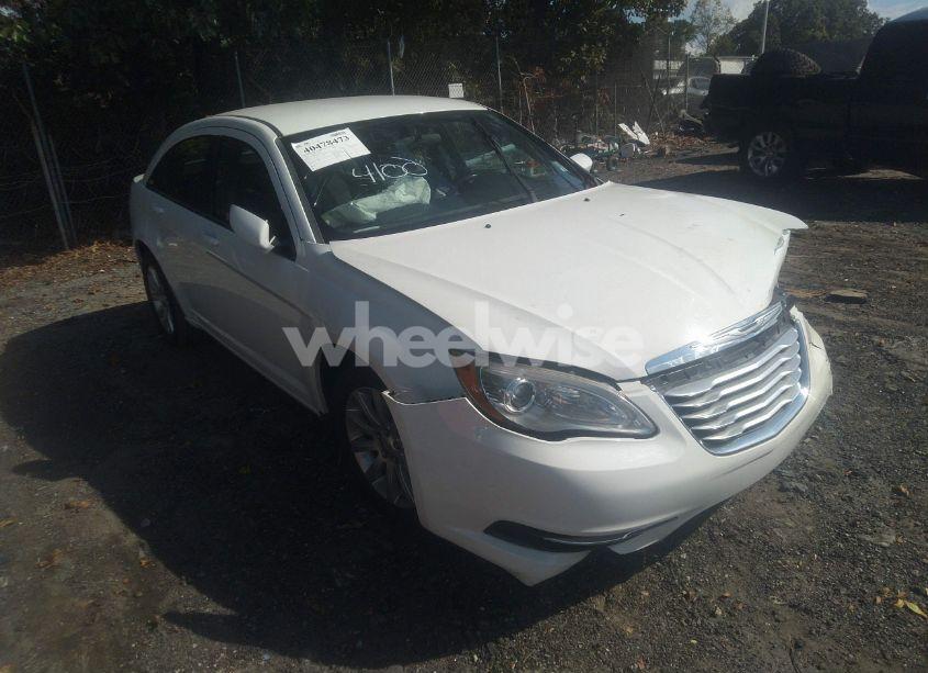 2012 Chrysler 200 TOURING (VIN 1C3CCBBBXCN114100) main photo