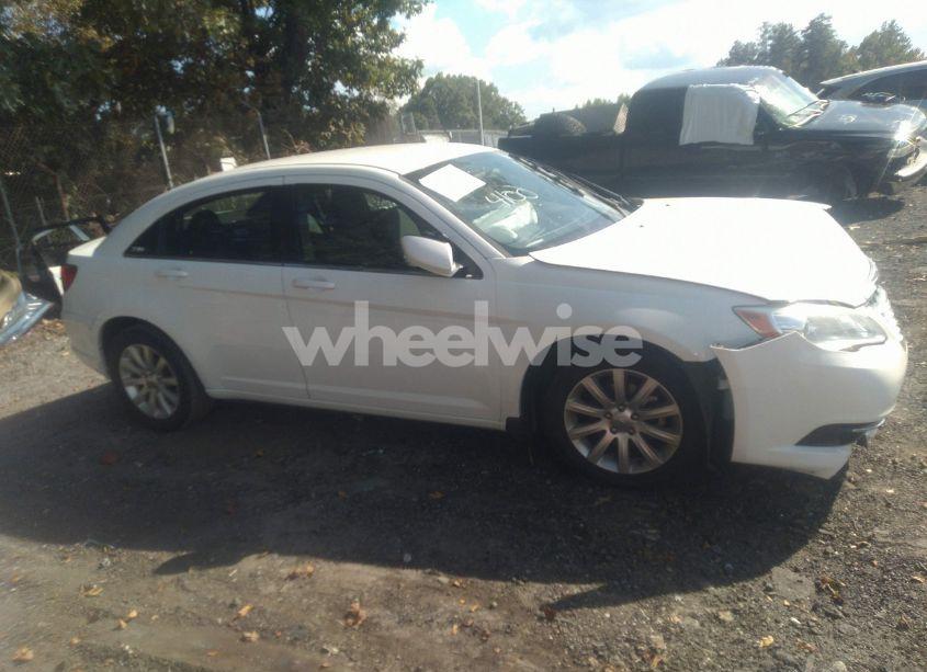 Photo 13 of 2012 Chrysler 200 TOURING (VIN 1C3CCBBBXCN114100)