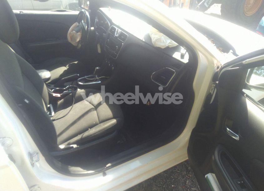 Photo 5 of 2012 Chrysler 200 TOURING (VIN 1C3CCBBBXCN114100)