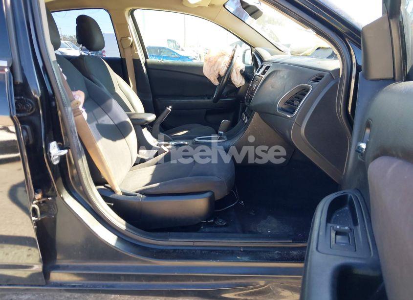 Photo 5 of 2012 Chrysler 200 TOURING (VIN 1C3CCBBBXCN131222)