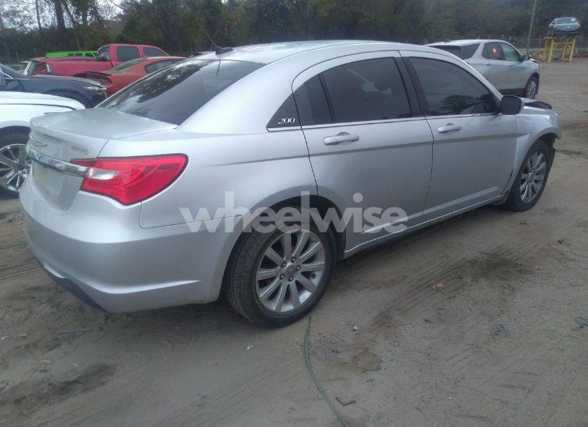 Photo 4 of 2012 Chrysler 200 TOURING (VIN 1C3CCBBBXCN135819)