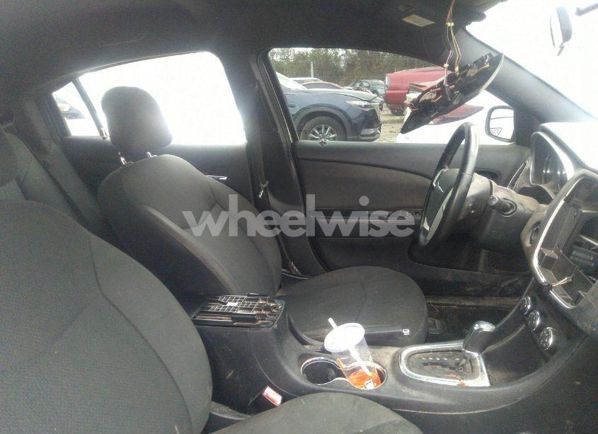 Photo 5 of 2012 Chrysler 200 TOURING (VIN 1C3CCBBBXCN135819)