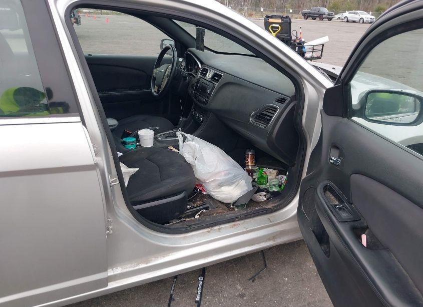 Photo 5 of 2012 Chrysler 200 TOURING (VIN 1C3CCBBBXCN288099)