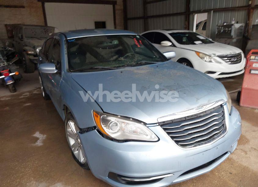 2013 Chrysler 200 TOURING (VIN 1C3CCBBBXDN547319) main photo