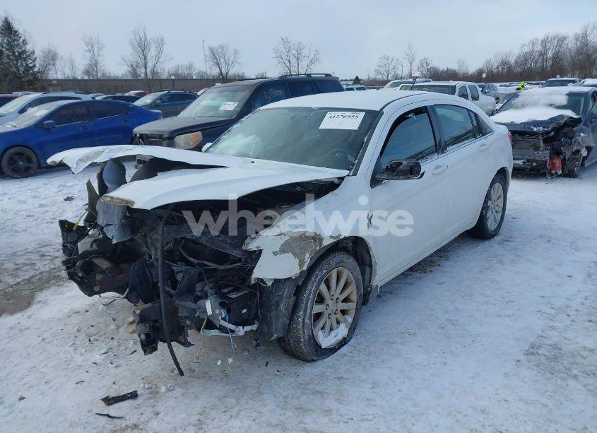 Photo 2 of 2013 Chrysler 200 TOURING (VIN 1C3CCBBBXDN580367)