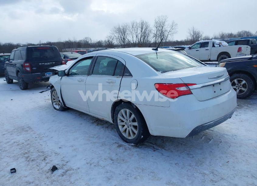 Photo 3 of 2013 Chrysler 200 TOURING (VIN 1C3CCBBBXDN580367)