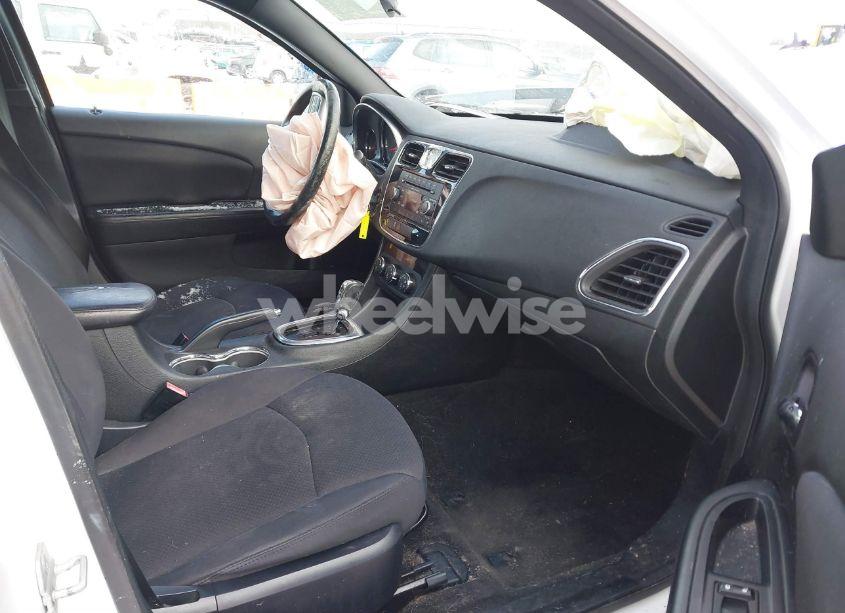 Photo 5 of 2013 Chrysler 200 TOURING (VIN 1C3CCBBBXDN580367)