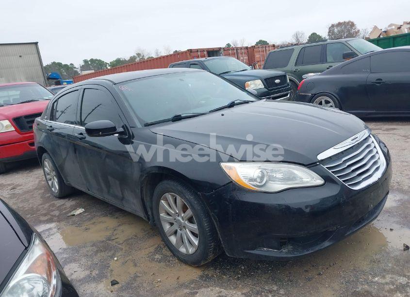 2013 Chrysler 200 TOURING (VIN 1C3CCBBBXDN585715) main photo