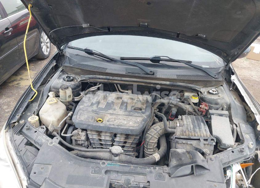 Photo 10 of 2013 Chrysler 200 TOURING (VIN 1C3CCBBBXDN585715)