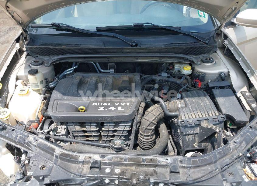 Photo 10 of 2013 Chrysler 200 TOURING (VIN 1C3CCBBBXDN594916)