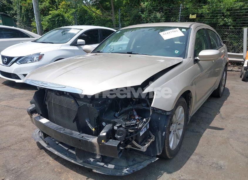 Photo 2 of 2013 Chrysler 200 TOURING (VIN 1C3CCBBBXDN594916)