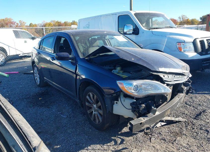 2013 Chrysler 200 TOURING (VIN 1C3CCBBBXDN611794) main photo