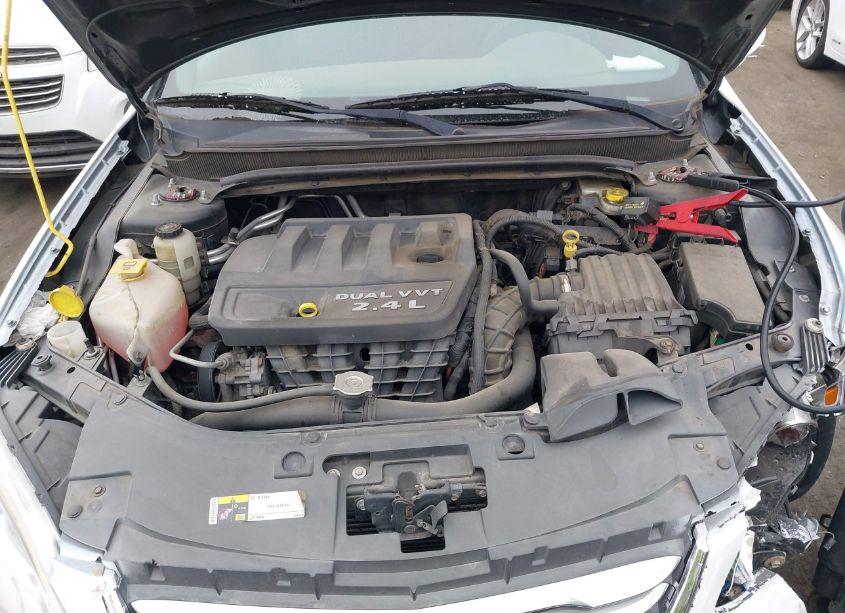 Photo 10 of 2014 Chrysler 200 TOURING (VIN 1C3CCBBBXEN100975)