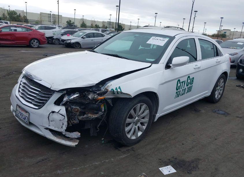 Photo 2 of 2014 Chrysler 200 TOURING (VIN 1C3CCBBBXEN100975)