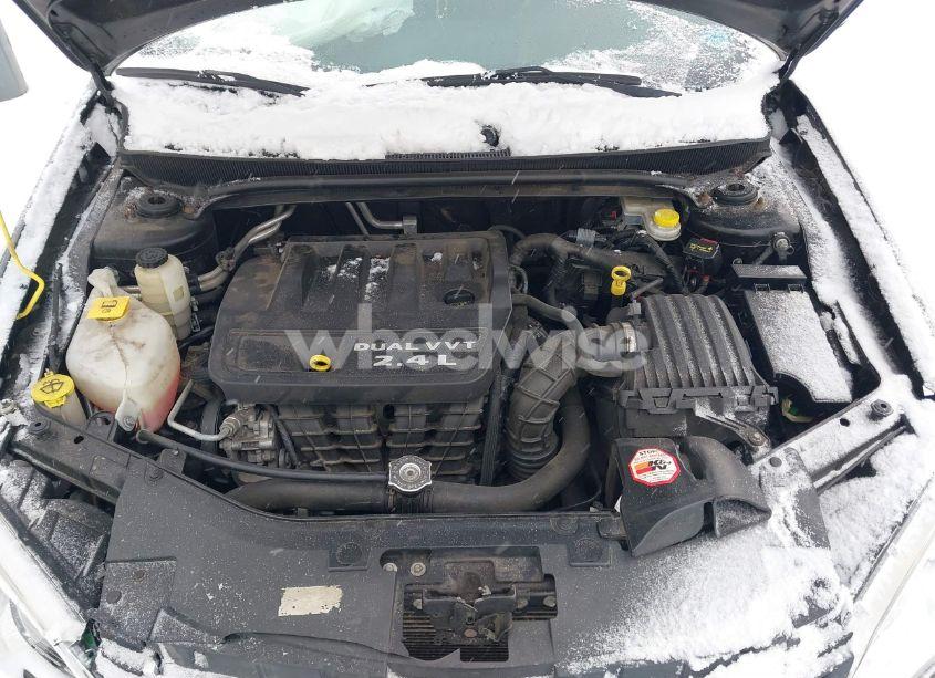 Photo 10 of 2014 Chrysler 200 TOURING (VIN 1C3CCBBBXEN178897)