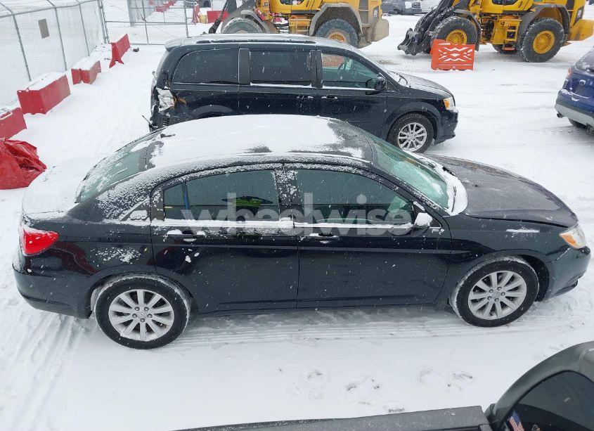 Photo 13 of 2014 Chrysler 200 TOURING (VIN 1C3CCBBBXEN178897)