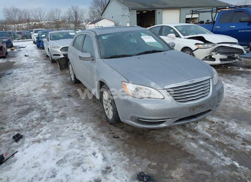 2014 Chrysler 200 TOURING (VIN 1C3CCBBBXEN183419) main photo
