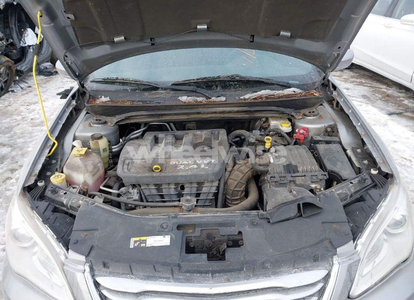 Photo 10 of 2014 Chrysler 200 TOURING (VIN 1C3CCBBBXEN183419)