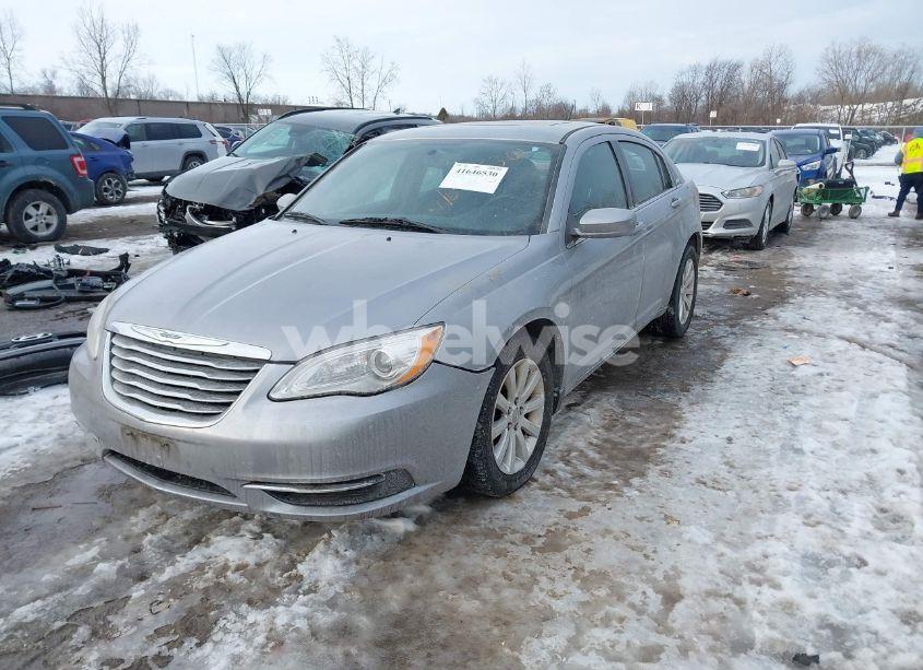 Photo 2 of 2014 Chrysler 200 TOURING (VIN 1C3CCBBBXEN183419)