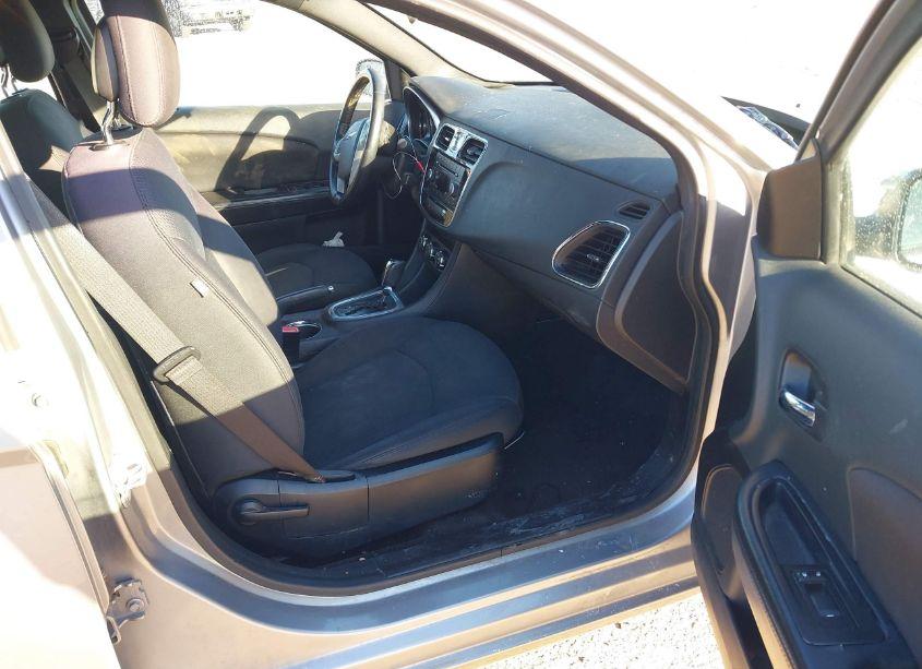 Photo 5 of 2014 Chrysler 200 TOURING (VIN 1C3CCBBBXEN197935)