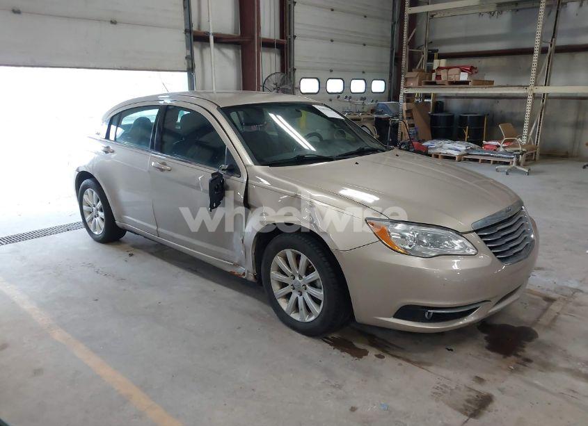 2014 Chrysler 200 TOURING (VIN 1C3CCBBBXEN231601) main photo