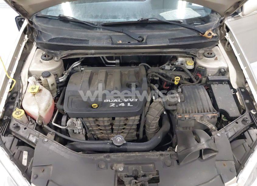 Photo 10 of 2014 Chrysler 200 TOURING (VIN 1C3CCBBBXEN231601)