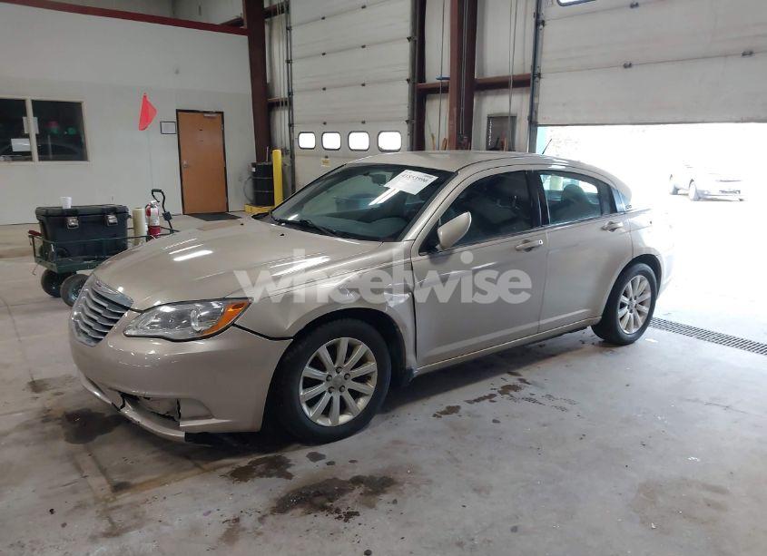 Photo 2 of 2014 Chrysler 200 TOURING (VIN 1C3CCBBBXEN231601)