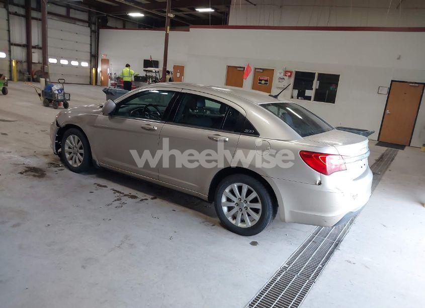 Photo 3 of 2014 Chrysler 200 TOURING (VIN 1C3CCBBBXEN231601)