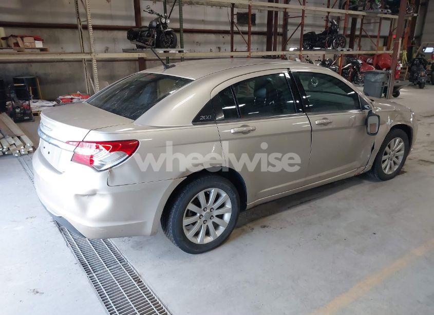 Photo 4 of 2014 Chrysler 200 TOURING (VIN 1C3CCBBBXEN231601)