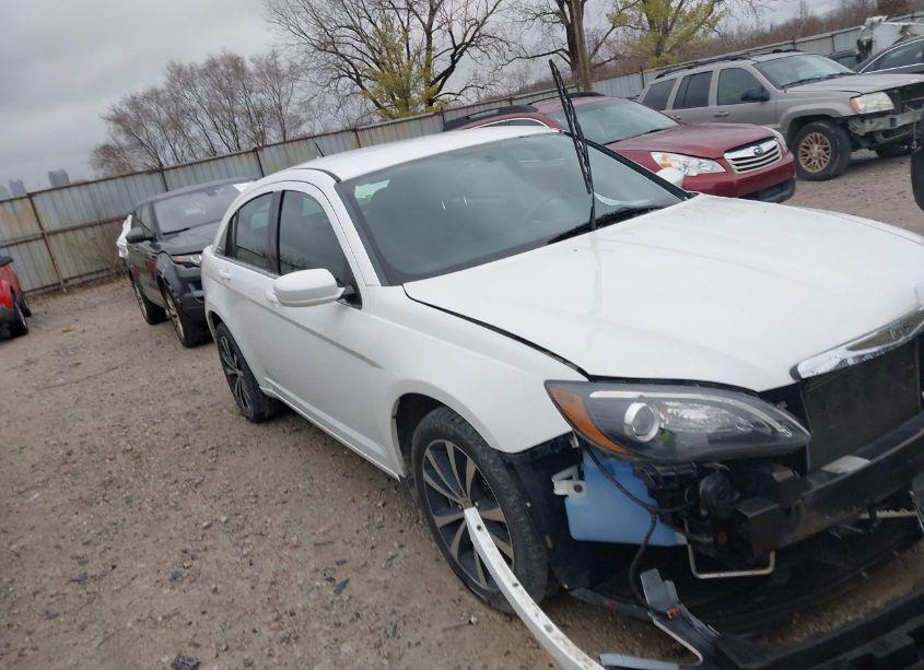 2013 Chrysler 200 TOURING (VIN 1C3CCBBG0DN716534) main photo