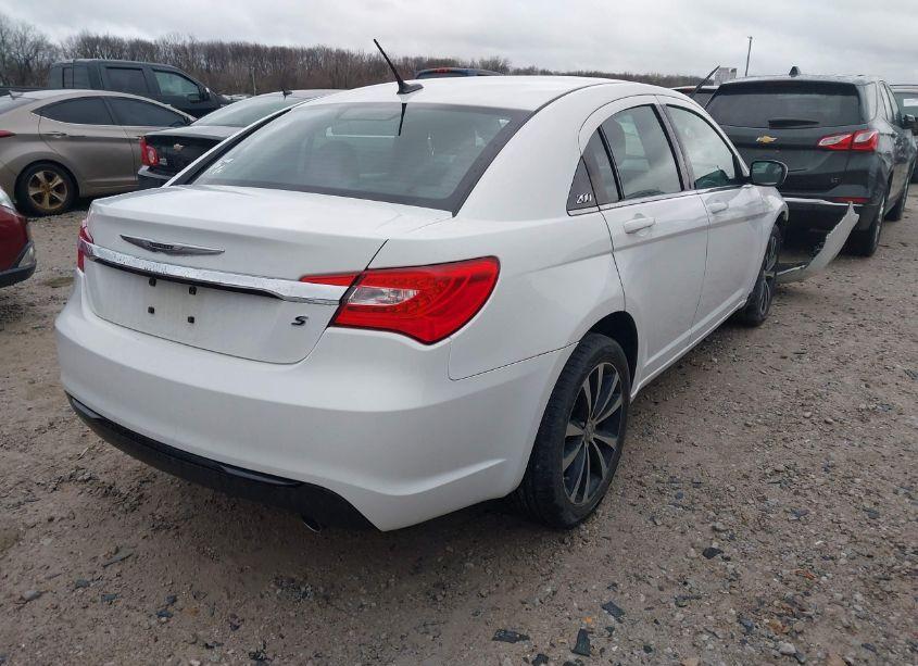 Photo 4 of 2013 Chrysler 200 TOURING (VIN 1C3CCBBG0DN716534)