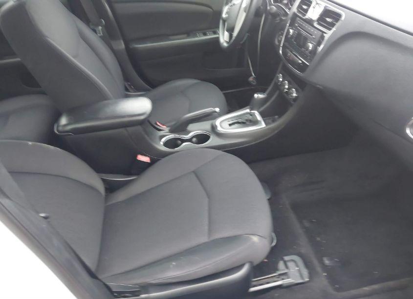 Photo 5 of 2013 Chrysler 200 TOURING (VIN 1C3CCBBG0DN716534)