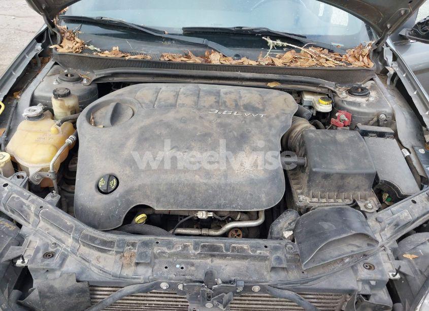 Photo 10 of 2013 Chrysler 200 TOURING (VIN 1C3CCBBG0DN728988)