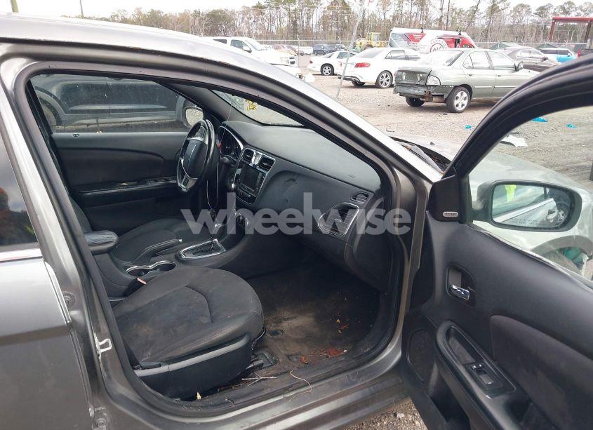 Photo 5 of 2013 Chrysler 200 TOURING (VIN 1C3CCBBG0DN728988)