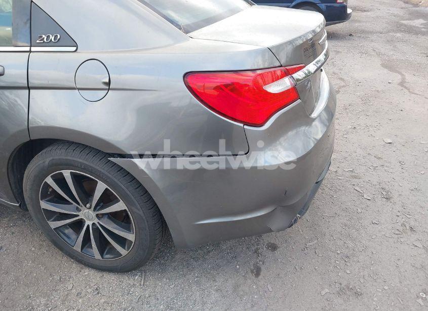Photo 6 of 2013 Chrysler 200 TOURING (VIN 1C3CCBBG0DN728988)