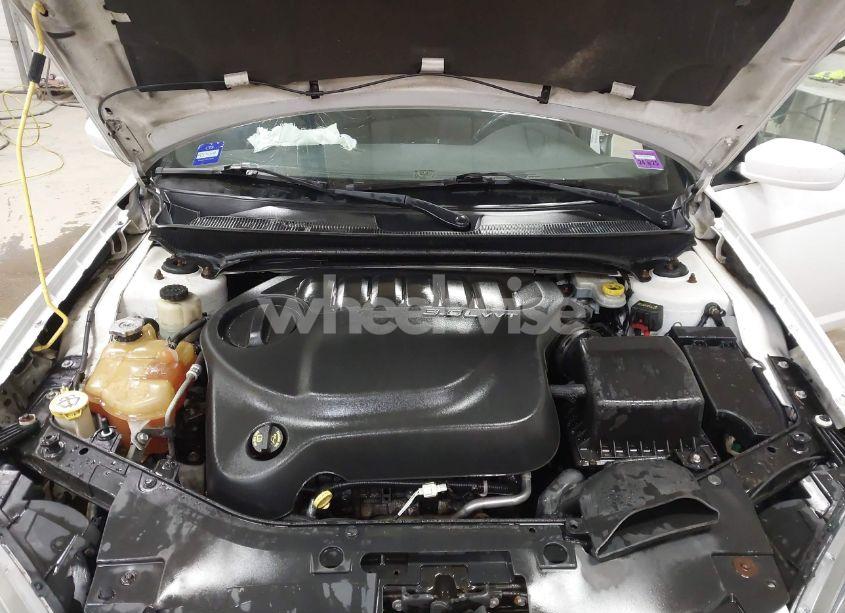 Photo 10 of 2013 Chrysler 200 TOURING (VIN 1C3CCBBG0DN737285)