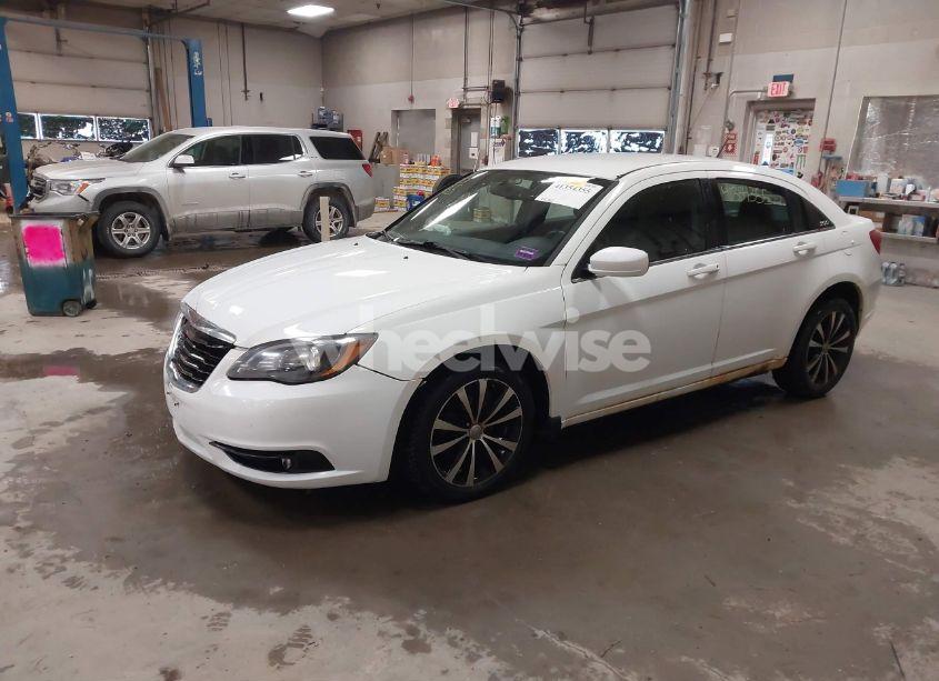Photo 2 of 2013 Chrysler 200 TOURING (VIN 1C3CCBBG0DN737285)