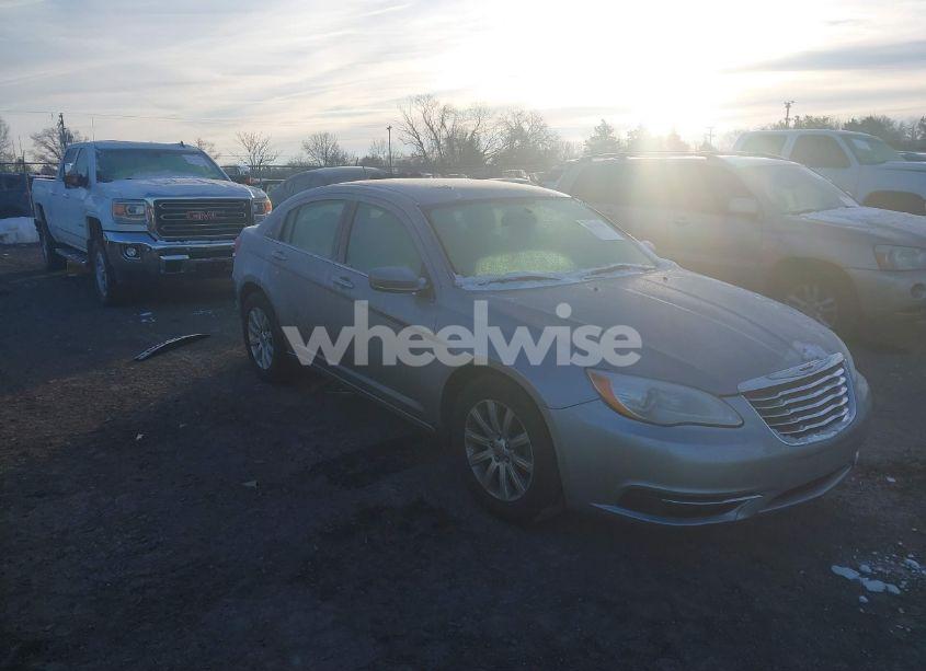 2014 Chrysler 200 TOURING (VIN 1C3CCBBG0EN105565) main photo