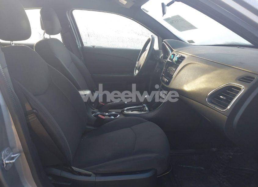 Photo 5 of 2014 Chrysler 200 TOURING (VIN 1C3CCBBG0EN105565)