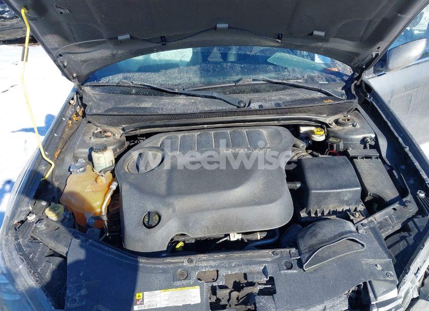 Photo 10 of 2012 Chrysler 200 TOURING (VIN 1C3CCBBG1CN276922)