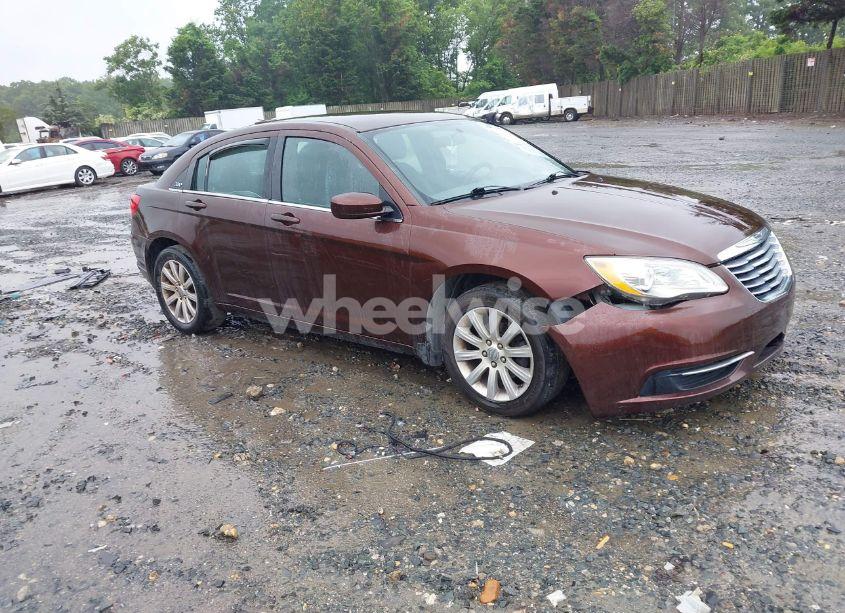 2013 Chrysler 200 TOURING (VIN 1C3CCBBG1DN569415) main photo