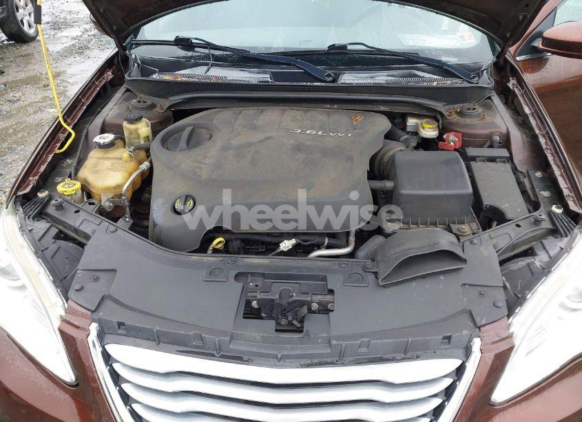 Photo 10 of 2013 Chrysler 200 TOURING (VIN 1C3CCBBG1DN569415)