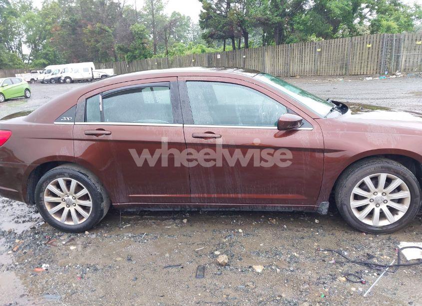 Photo 13 of 2013 Chrysler 200 TOURING (VIN 1C3CCBBG1DN569415)